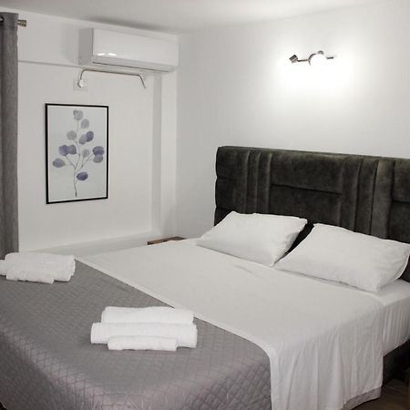 Elite Hotel Sarandë Exterior foto
